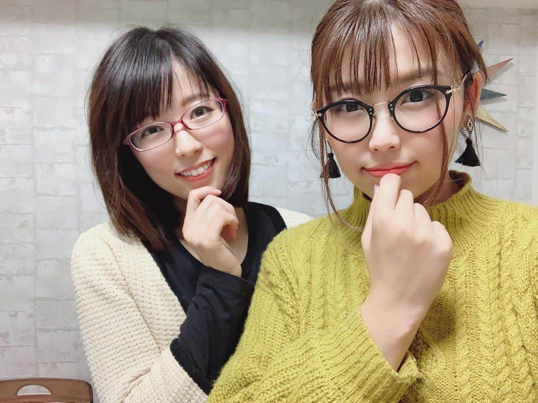 中村愛さんのインスタグラム写真 - (中村愛Instagram)「👓♡ ・ ・ ・ 眼鏡っ子はお好き❤️❓ 昨日はムロリンと遊んでたよー❣️ メガネじゃないバージョンもあるよ(^^) 2人のムスメちゃんはホント顔似てるのよ〜。顔の形とか頭とか髪の生え方も🦰w #吉田照美さんの相方 #元相方 #めがね女子  #ムロリン後ろに下がって小顔狙ってるやん #1y3m」12月20日 23時50分 - nakamuramura_ai