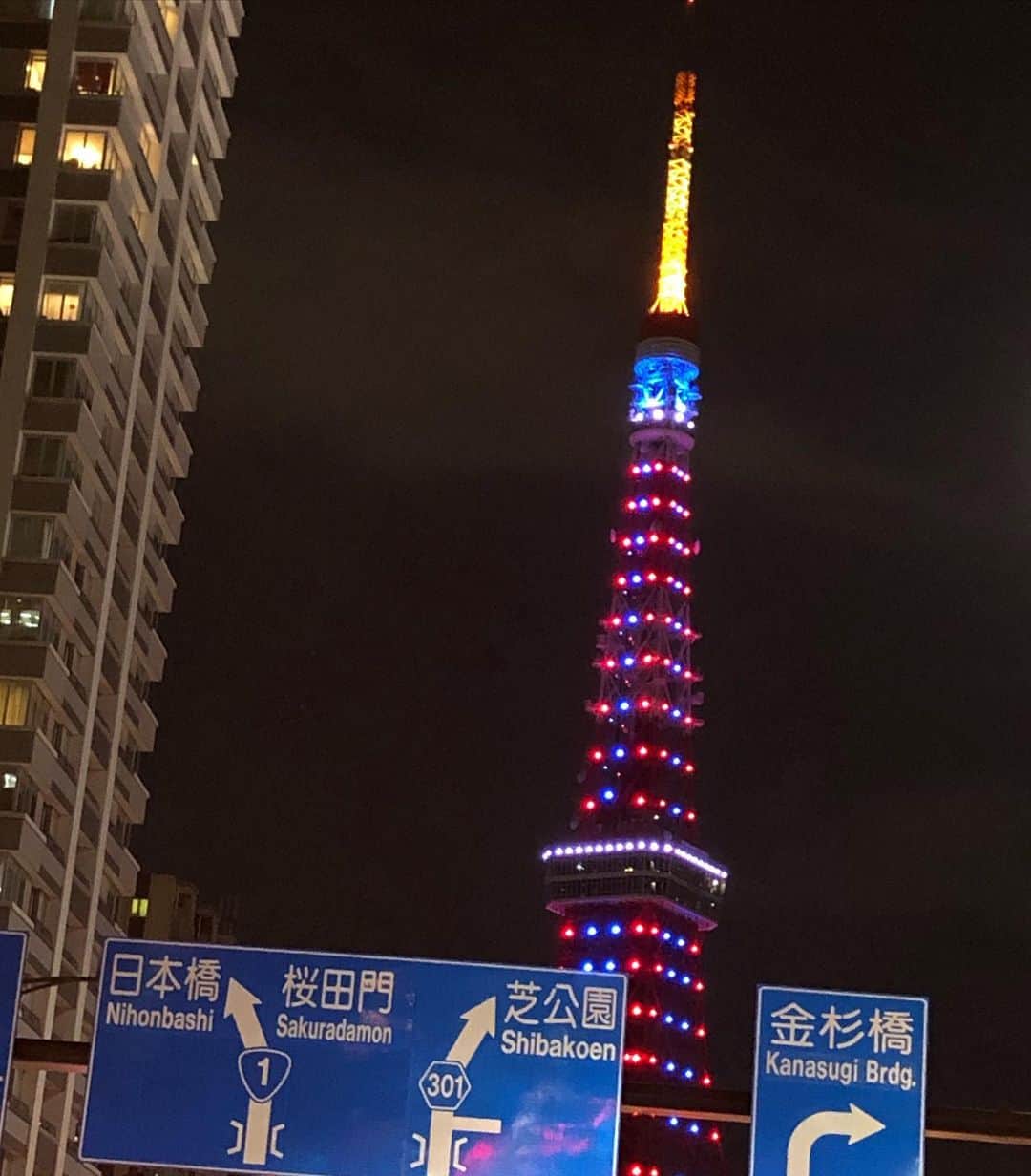 石丸幹二さんのインスタグラム写真 - (石丸幹二Instagram)「#東京タワー #国道1号線 から見える東京タワー　今日はこんなライティング　ディナーショーのリハーサル終了です‼️#石丸幹二」12月21日 0時02分 - team_kanji_ishimaru