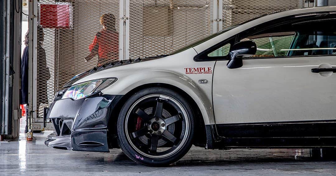 のインスタグラム：「_ ASLAN Honda FD2 CIVIC TYPE R _ Shot on Dec-17 2019 "SUZUKA CIRCUIT TIME ATTACK" organized by @aslan_inc_japan at Suzuka International Circuit _ owner: @horiton_ton tuner: @aslan_inc_japan photo: @mistbahn _ _ JP) 2019年12月17日、鈴鹿サーキット国際レーシングコース(鈴鹿フルコース)で開催されたアスランさん( @aslan_inc_japan )主催の「SUZUKA CIRCUIT TIME ATTACK」にて撮影。 _ _ #suzukacircuittimeattack #scta #aslan #アスラン #aslan_inc_japan #centralcircuit #セントラルサーキット #suzukacircuit #suzukainternationalcircuit #鈴鹿サーキット #fd2 #fd2typer #typer #csx #acuracsx #kseries #osakajdm #kanjo #kanjostyle #kanjoracer #kanjozoku #templeracing #テンプルレーシング #timeattack #timeattackjapan #mugenrr #mugen無限power #hondasontrack」