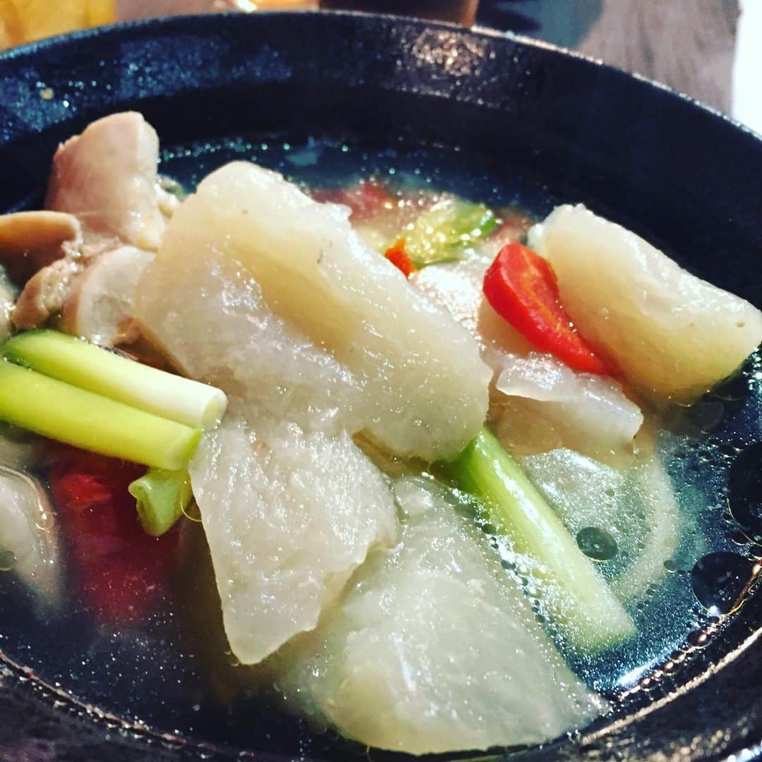 hanatsubaki029のインスタグラム：「最近寒い日が続きますね。。 最近のまかないは、けんちんうどんあったかくて最高です！ いつもありがとうございます😊#個室#イーマ#photooftheday #instafood #instagood #photographer #和食#ブライダル#居酒屋#梅田#いいね#まかない#osaka#ランチ#予約#米活#女子会#宴会#日本酒#阪神百貨店#駅近#サプライズ#ママ会」
