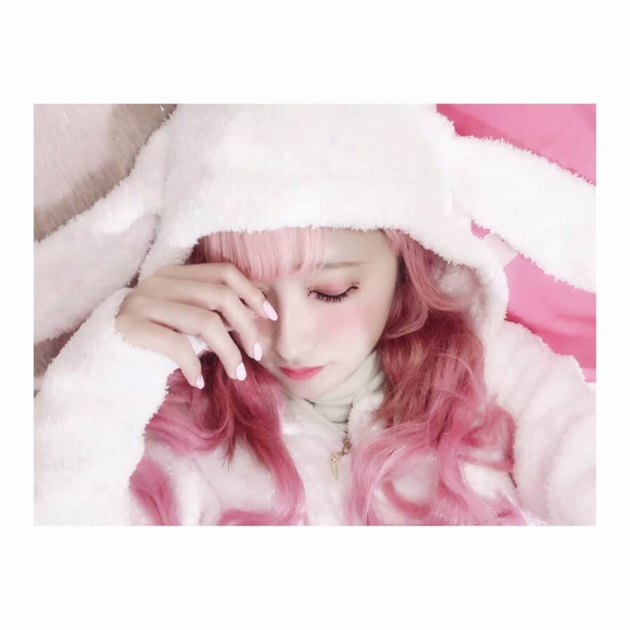 胡桃兎愛のインスタグラム：「兎さんパジャマ🐇💋 ラッピングもとても可愛かった💞」