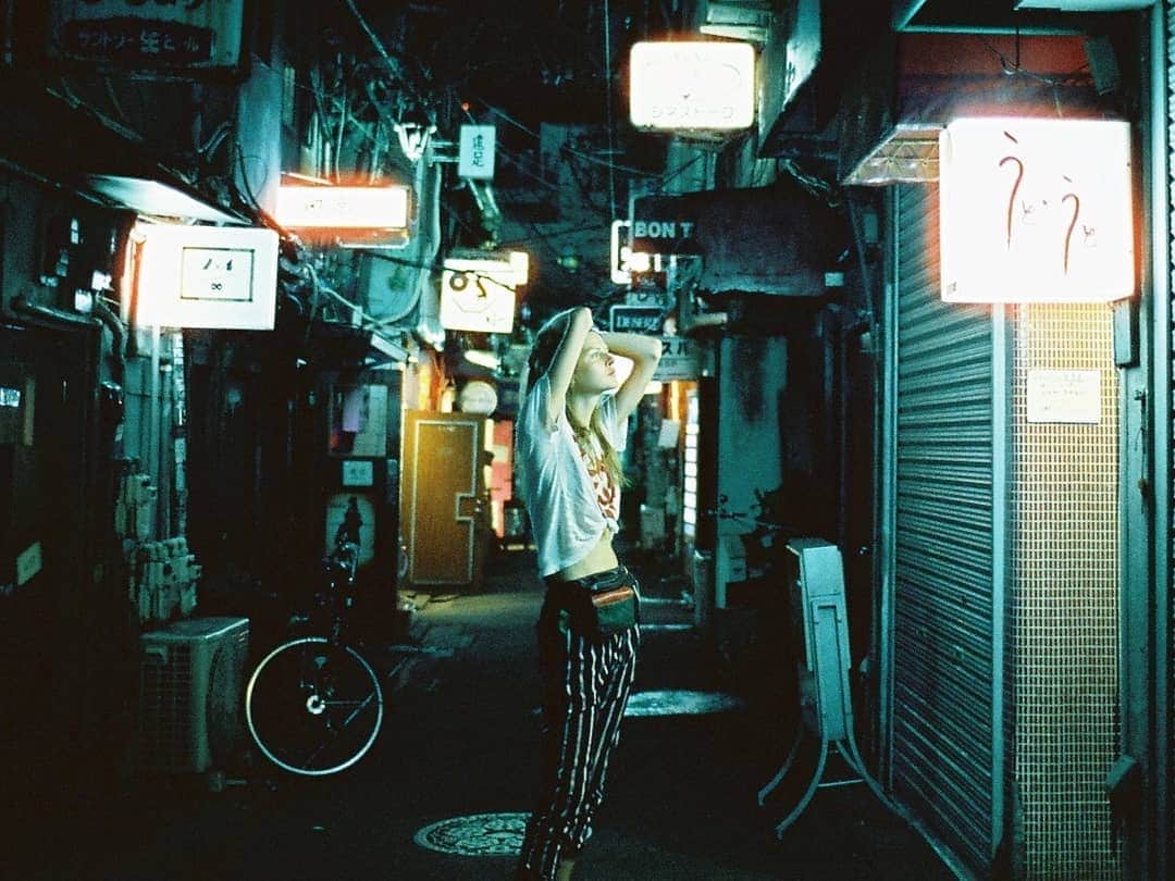 福田洋昭のインスタグラム：「Lost in translation #LeicaM6 #Film #CineStill800T」