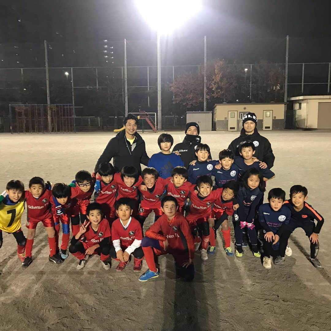 河内勇太のインスタグラム：「Fußball Trainer⚽️⚽️⚽️ 河内監督久々の采配！  #サッカースクール #新小岩 #葛飾 #江戸川」