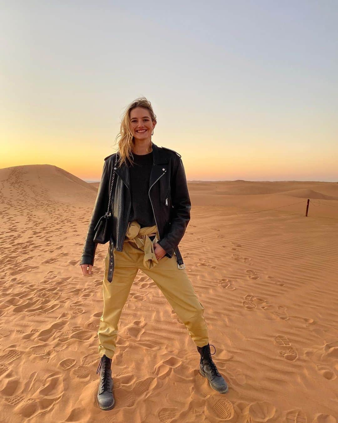 サンヌ・ヴロートさんのインスタグラム写真 - (サンヌ・ヴロートInstagram)「Ready to explore Riyadh , last night @mdlbeast was so much fun!❤️ #MDLbeast」12月21日 0時46分 - sannevloet