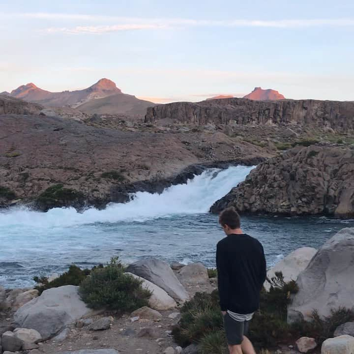 ナーレ・フッカタイバルのインスタグラム：「Chile 🇨🇱 @blackdiamond @lasportivagram」