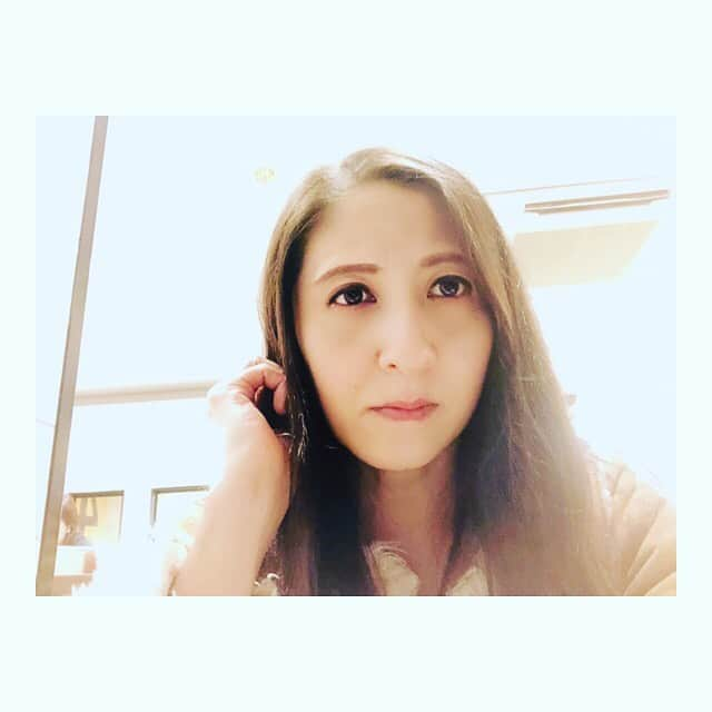 大越かず江さんのインスタグラム写真 - (大越かず江Instagram)「❁✿✾ 想 ✾✿❁︎ 人は皆 誰かを想って生きている 想う気持ちに 無駄なことなんてないから 大切にしよう 今の私の想いも❁⃘*.ﾟ ❁✿✾ Heart✾✿❁︎ Everyone is alive thinking of someone. Since there is nothing useless in my feelings, let's cherish my feelings now❁⃘*.ﾟ  #想  #heart  #灯  #闇  #都会  #city  #映画  #movie  #flower  #花  #movie  #love  #instagood #tbt #follow #cute #followme #followforfollowback  #photooftheday #happy #tagsforlikes  #女優  #actor #japan  #tokyo」12月21日 0時43分 - bluemoonseasky