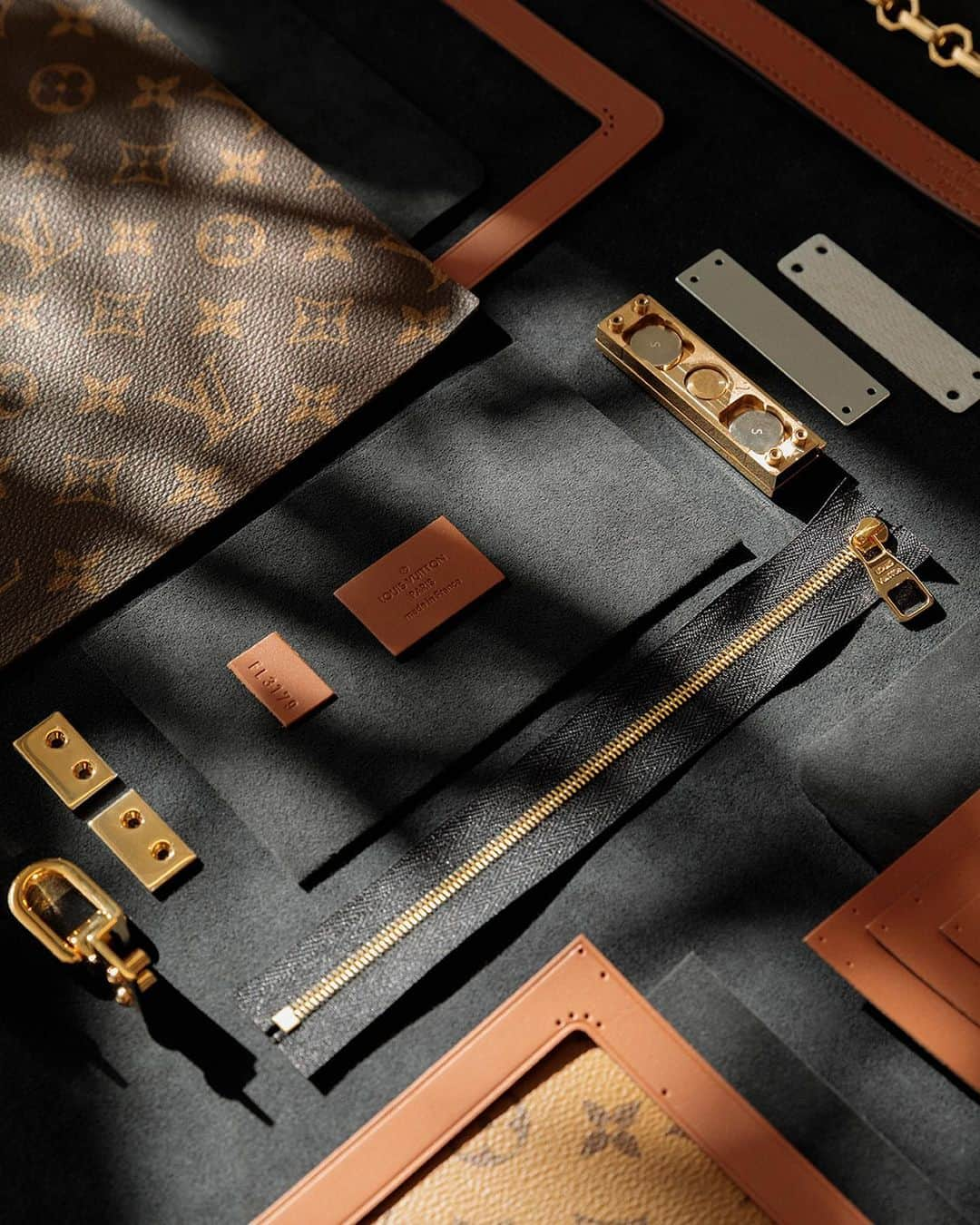 ルイ・ヴィトンさんのインスタグラム写真 - (ルイ・ヴィトンInstagram)「The Art of Craftsmanship: creating a Dauphine Bag. As one of #LouisVuitton’s New Classics, the Dauphine embodies how the Maison balances heritage with modernity. Watch the new LV TV series on IGTV to learn about Louis Vuitton's long history of exceptional savoir-faire.」12月21日 1時04分 - louisvuitton