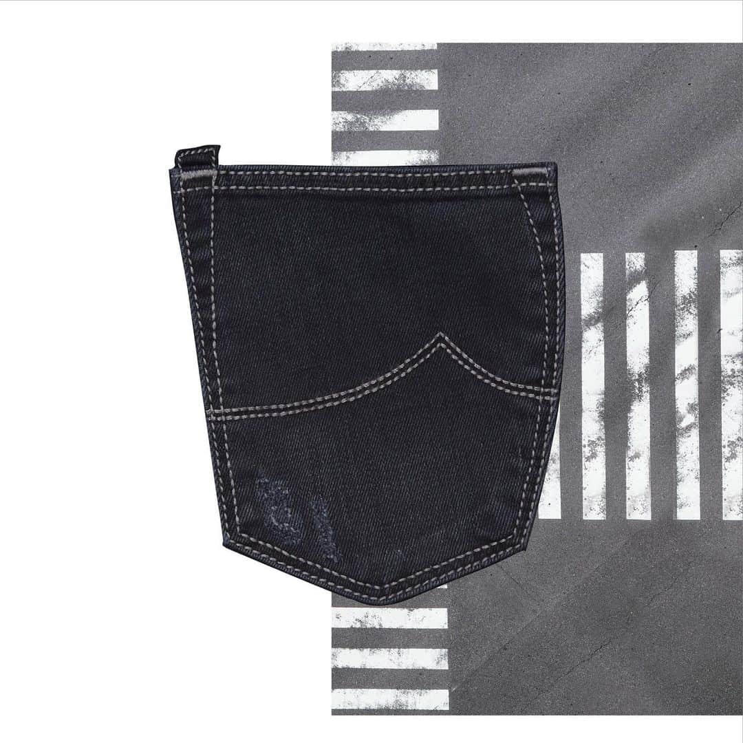 Jacob Cohenのインスタグラム：「It’s all in your pocket  F/W 20 Man Collection Made in Italy  #JacobCohen #JacobCohenJeans」