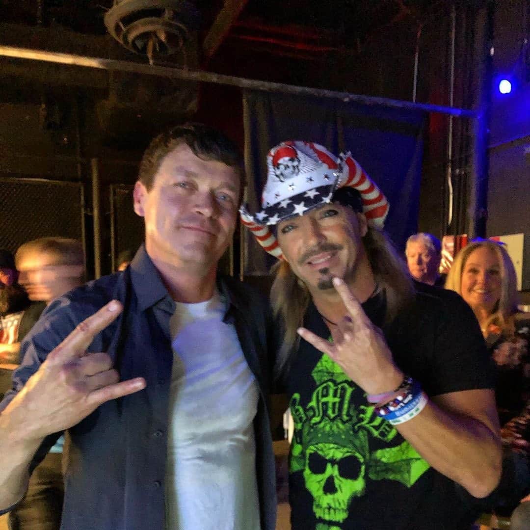 3 Doors Downのインスタグラム：「"Absolutely great to see one of my childhood heroes and easily one of the best fellas you’ll ever meet, @bretmichaelsofficial" - @brad3doorsdown」