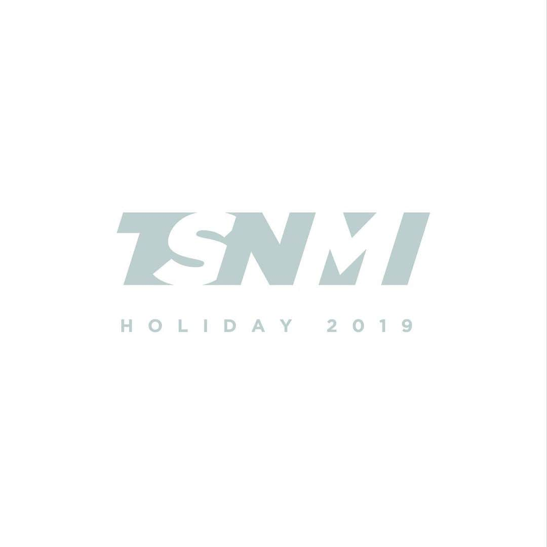 ケラーニさんのインスタグラム写真 - (ケラーニInstagram)「TSNMI HOLIDAY drops today 12/20 & 9am pst / noon est (link in bio)」12月21日 1時45分 - kehlani