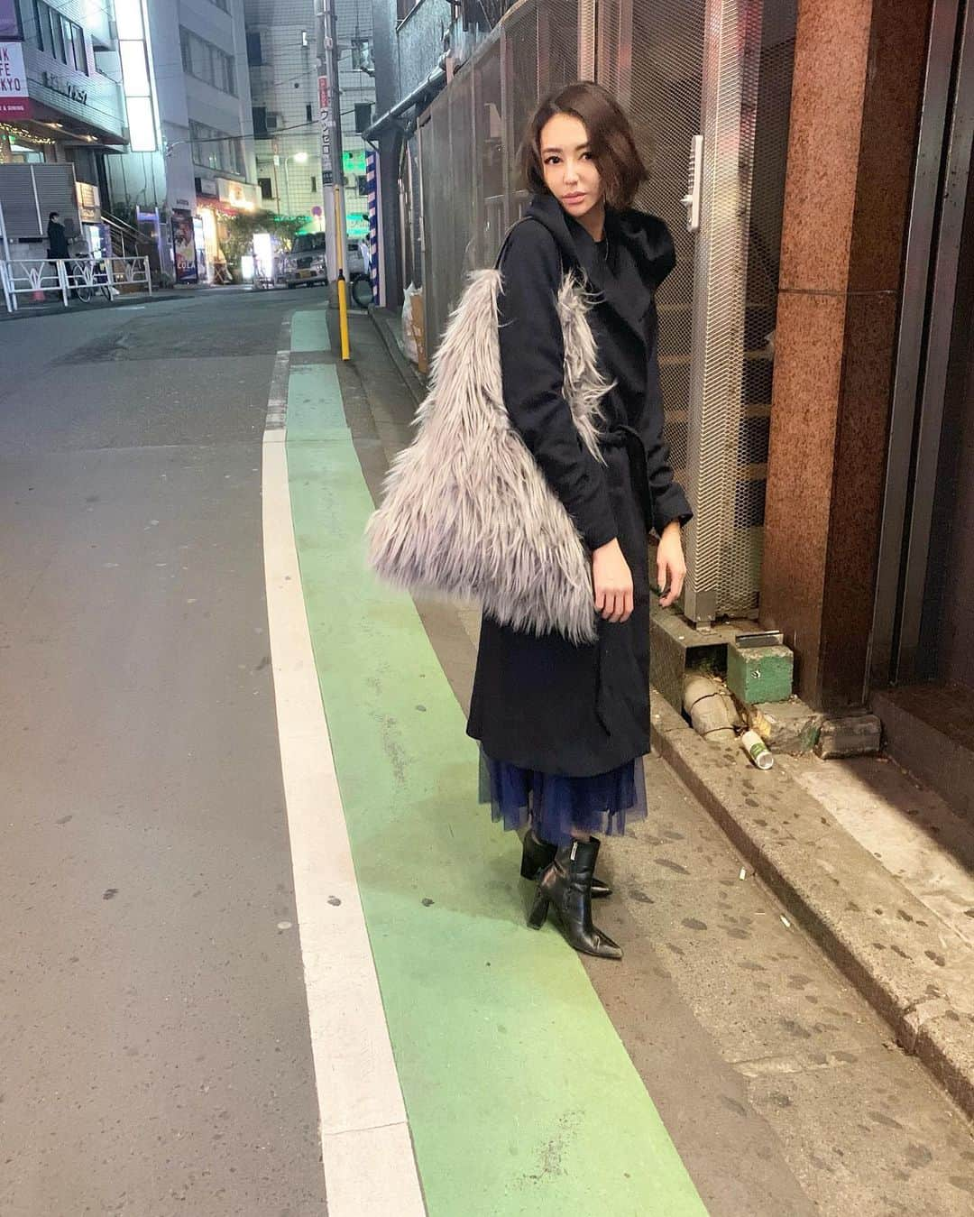 内藤陽子さんのインスタグラム写真 - (内藤陽子Instagram)「莉苑で今年初の上海蟹🦀 今年は何回食べれるかなぁ〜 莉苑のママと❤︎ #莉苑 #銀座 #からの #渋谷  #今期一番のお気に入り #ファーバッグ #my  #ペット  #みたいな #60cm もあるんだよ」12月21日 3時10分 - dadaflora