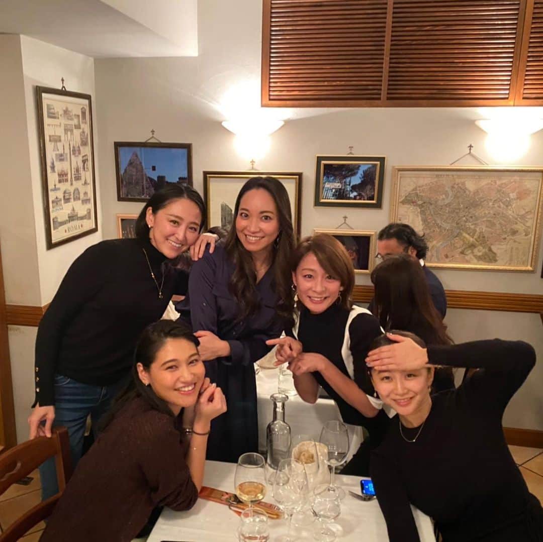 相川友希のインスタグラム：「どこへ行っても幸せ願ってるからね♡Happy birthday @takako1211  ありがとう。これからもよろしくね😍 #東京で出会えた仲間　#大人になったね　#リスペクトしてるよ　#これからもよろしく　#大人になって出来た友達　#決断力　#新たなスタート #送別会　#お誕生日会　#ワンエイト　#ゴルフ仲間　#幸せをありがとう　#変わらないモノ」