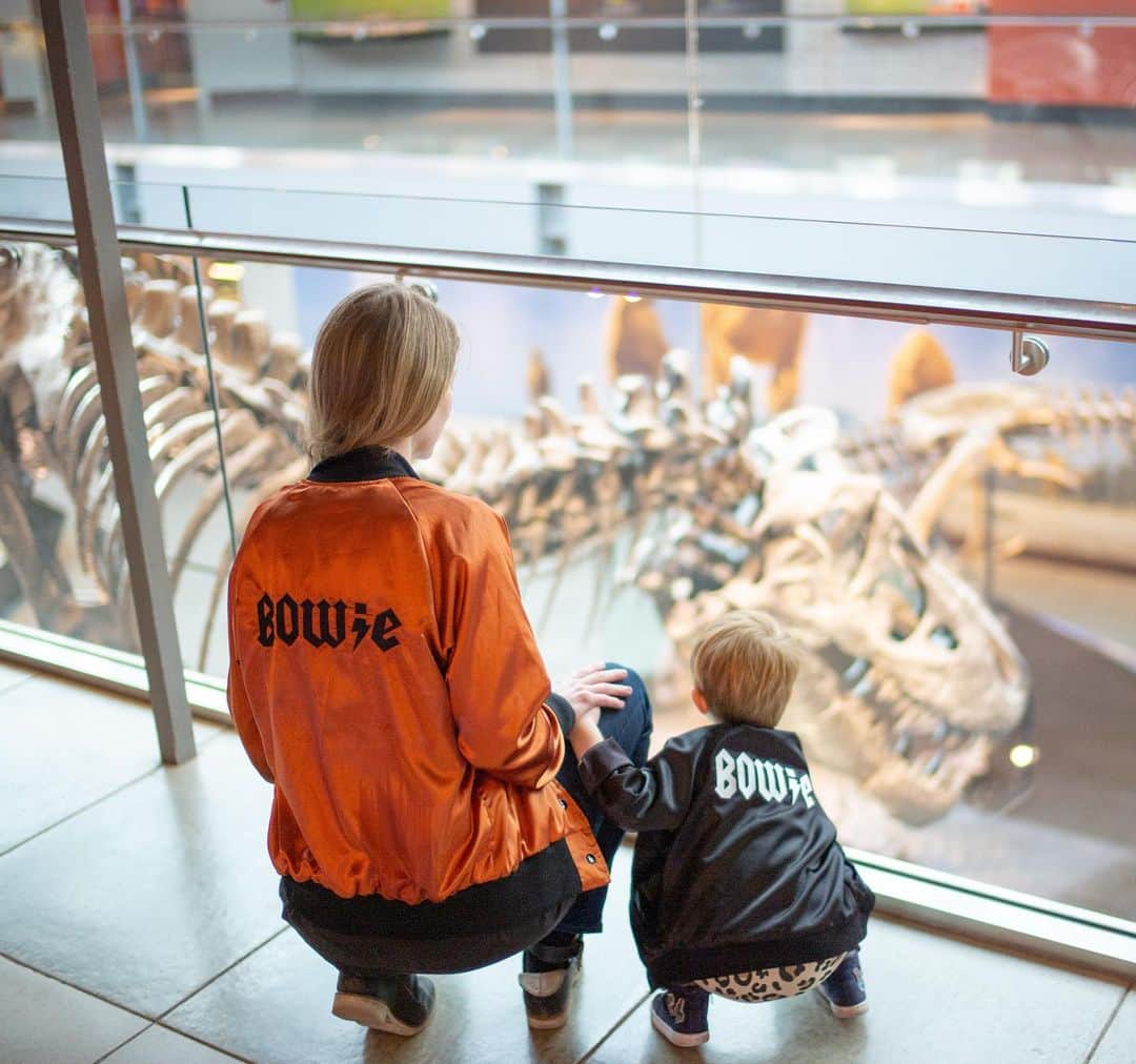 マンディクーンのインスタグラム：「Motherboy: Jurassic Edition ⚡️🦖🦕🦖⚡️」