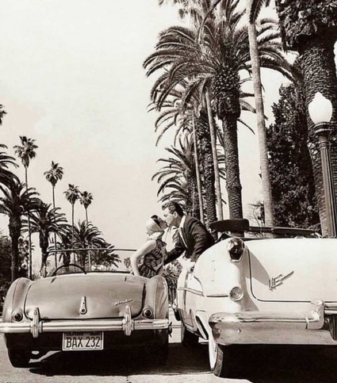 リンジー・モーガンのインスタグラム：「Sunset. Blvd. Love. ♥️」