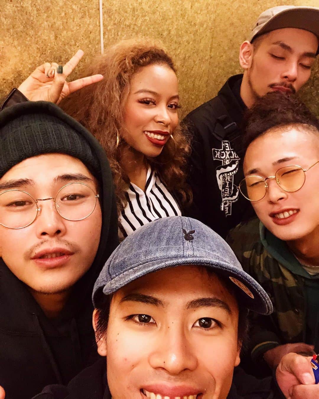 Mikoのインスタグラム：「HAHAHA。  ぴーす。」