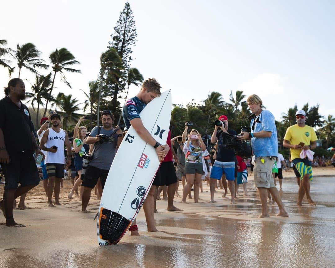 ジョン・ジョン・フローレンスさんのインスタグラム写真 - (ジョン・ジョン・フローレンスInstagram)「It’s a cool feeling when it all comes together. Looking forward to representing Hawaii and the USA in the @olympics next year!! #tokyo2020」12月21日 6時12分 - john_john_florence