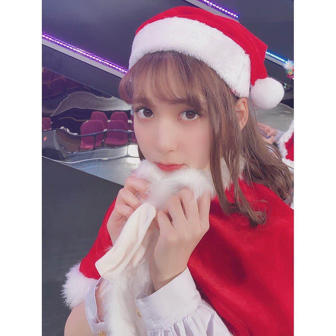 松岡菜摘のインスタグラム：「. . ちょっぴり早い クリスマス公演でした〜 . あわてんぼうのサンタクロースだね🎄 . #xmas #christmas #🎅」