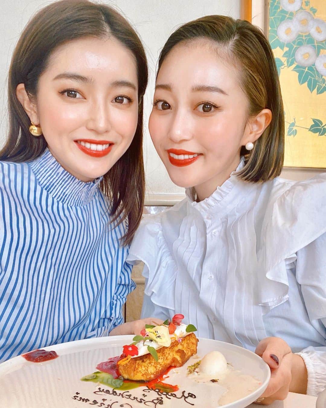 のインスタグラム：「今年もちえちゃんのBirthdayお祝いしたよ🥂 18歳の時、大学の入学式で出会って あっという間に30歳だね🥰💋 お誕生日おめでとう🎉 #hbd#birthday #お誕生日#mybestie」