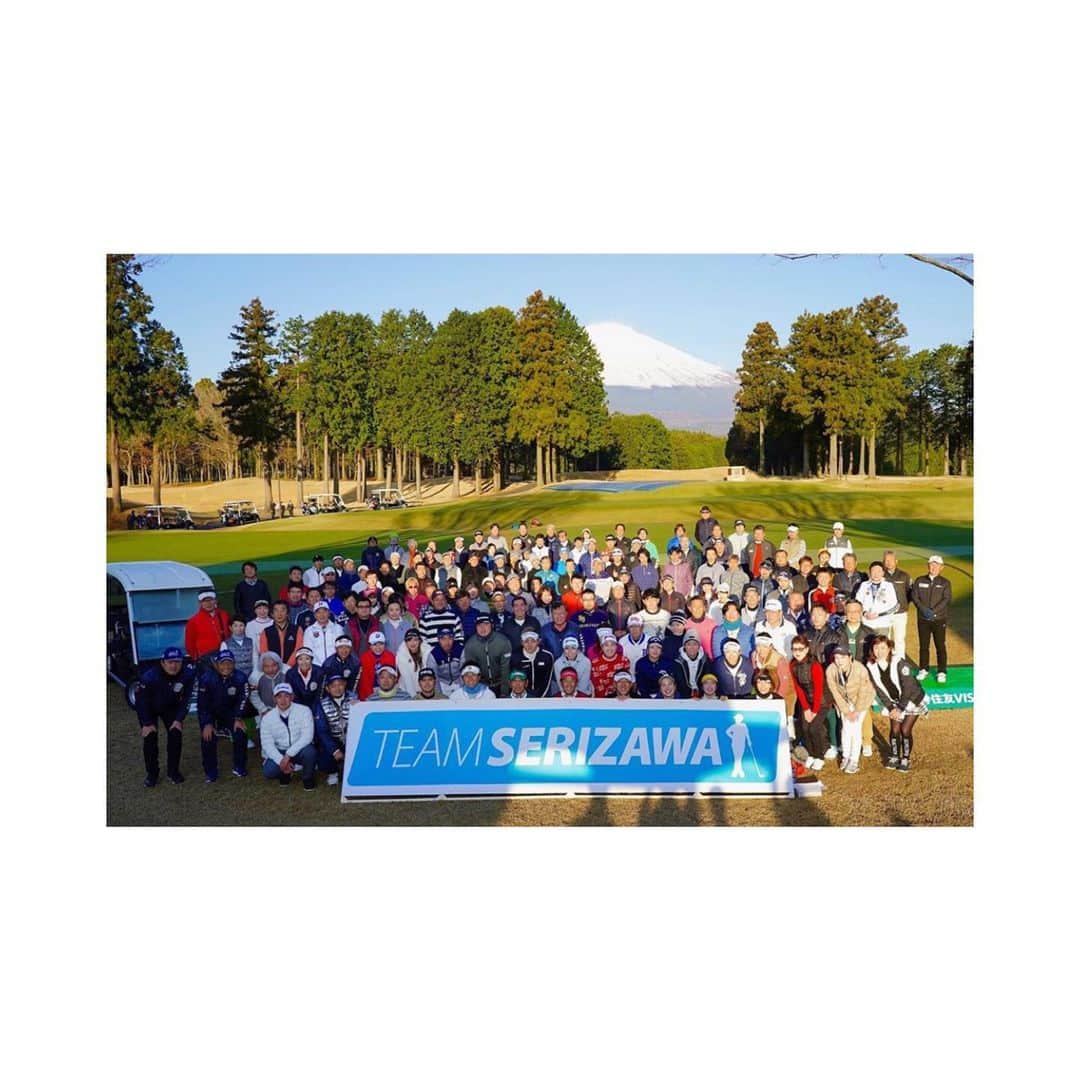林菜乃子さんのインスタグラム写真 - (林菜乃子Instagram)「☺︎﻿ ﻿ ﻿ 　TEAM SERIZAWA CUP 2019 ﻿ supported by DELIGHT WORKS ⭐︎﻿ ﻿ .﻿ ﻿ ご参加頂いた皆様、ありがとうございました⛳️﻿ ﻿ 今年は @_tdwofficial さんとのコラボでした !!🧩﻿ ﻿ ﻿ .﻿ ﻿ 感謝の気持ちを伝える場なのに﻿ いつも私の方がパワーを頂いてます。﻿ ﻿ 夢を一緒に追いかけてくれる人と﻿ いつか皆で喜びを共有したいな。﻿ ﻿ ...と 毎年思う素敵な会でした。﻿ ﻿ ﻿ .﻿ ﻿ 本当にありがとうございました🥰﻿ 楽しかった♡﻿ ﻿ ﻿ #TEAMSERIZAWA﻿ #太平洋クラブ御殿場コース﻿ ﻿ ウエアもパーティーの👗も﻿ 太平洋クラブカラーの緑で🌿💚﻿」12月21日 16時29分 - h._.nanoko24
