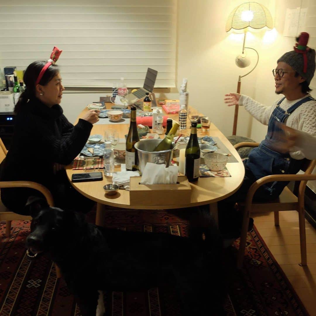 田中律子さんのインスタグラム写真 - (田中律子Instagram)「いつもとっても美味しいご飯を作ってくれる　@unyomiki  ミキちゃんの家でミキ食堂平日版🍷  まるでお店…次々出てくるミキ料理の数々は、本当に美味しい😍私はワインを持って行くのと食べる、あと洗い物🙌食材費を割り勘で明朗会計のミキ食堂❤️次はいつかなー、楽しみ🤩 ミキちゃんいつもありがとう🙏  #土日だけ食堂平日版  #ミキ食堂  #手作り料理  #愛情たっぷり  #美味しいごはん  #善くんまたね #報告会」12月21日 16時29分 - ri2kotanaka