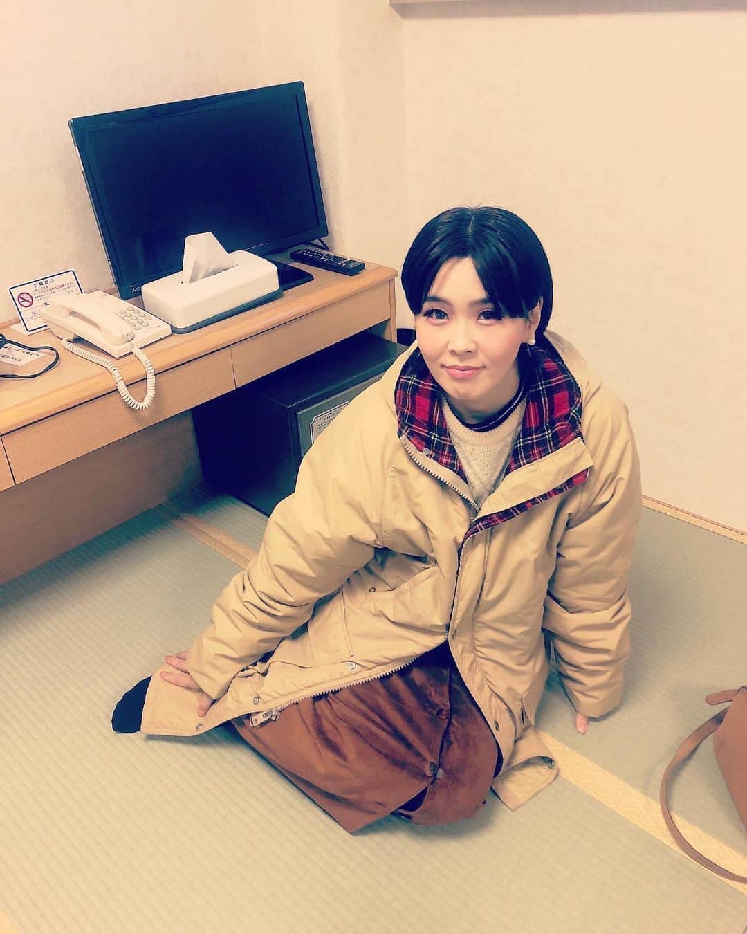 ななえ（キラキラ関係）のインスタグラム：「長野県にて営業でした！﻿ 楽しかったなぁ🌟﻿ また行きたい⛄️﻿ 旅行したい。。 ﻿ ﻿ #楽屋がホテルの部屋﻿ #夫と旅行感﻿」