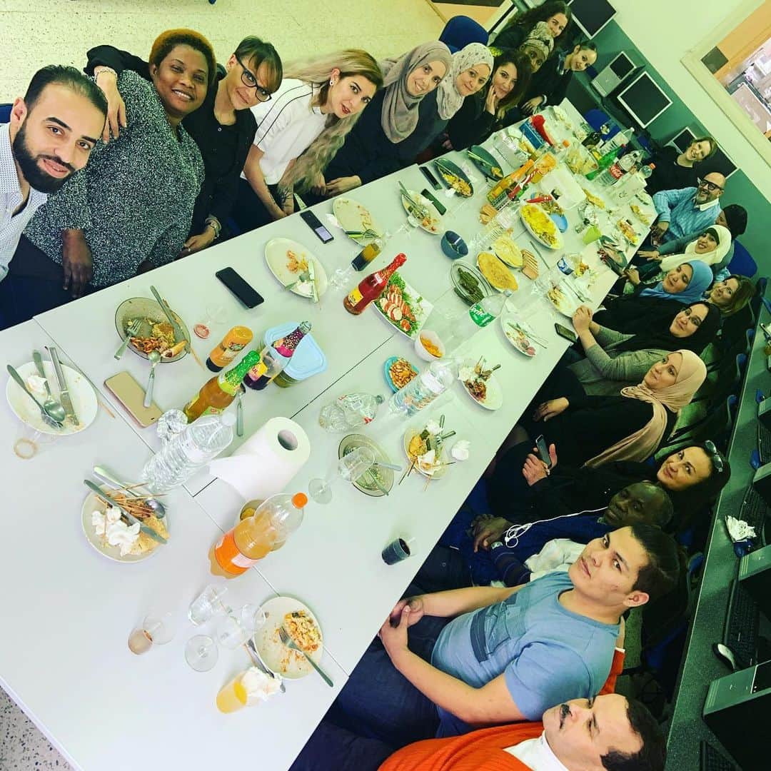ジャンポールレスパナールのインスタグラム：「. Christmas lunch with my clothing production workshop #madeinbelgium #madeinbrussels」