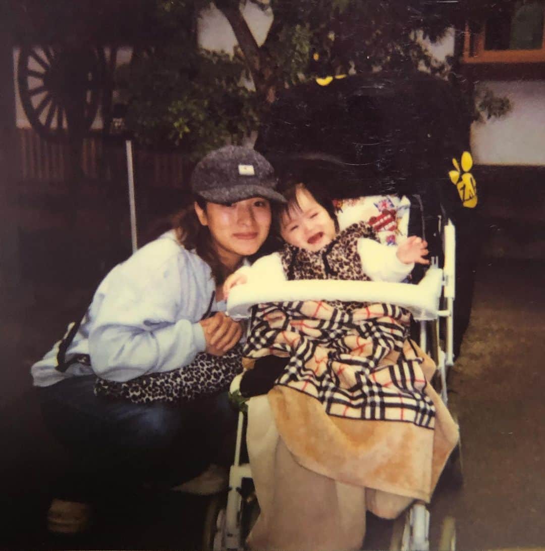 永井理子のインスタグラム：「今日で、22歳になりました。  いつも側にいてくれてるみんな ありがとう。愛だね🥰 #1221  #メッセージ一つ一つ読んでます❤︎ありがとう」