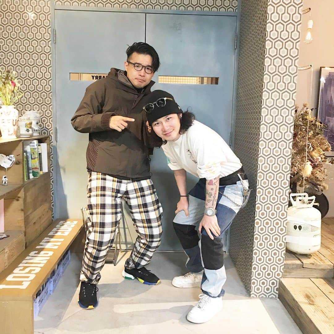 のインスタグラム：「#今年もお世話になりました #また来年もよろしくお願いします #🖤」