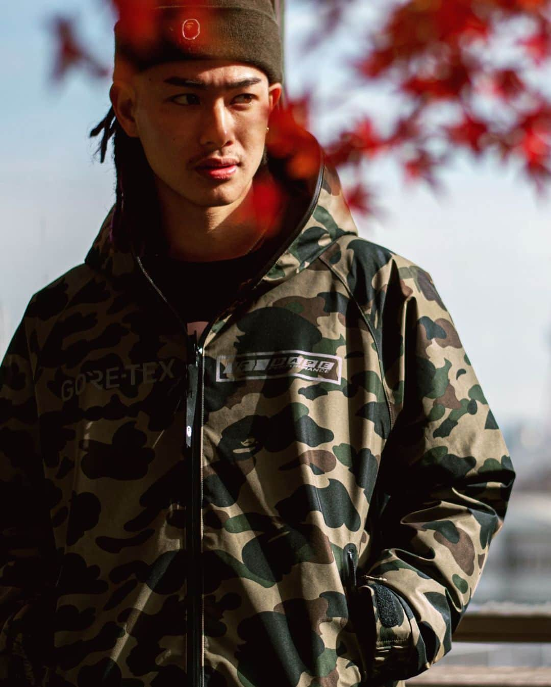 ア ベイシング エイプさんのインスタグラム写真 - (ア ベイシング エイプInstagram)「BAPE® iconic camo meets @goretexstudio product technology. Grab yours today to prepare for the upcoming colder months. #bape #goretex」12月21日 9時51分 - bape_japan