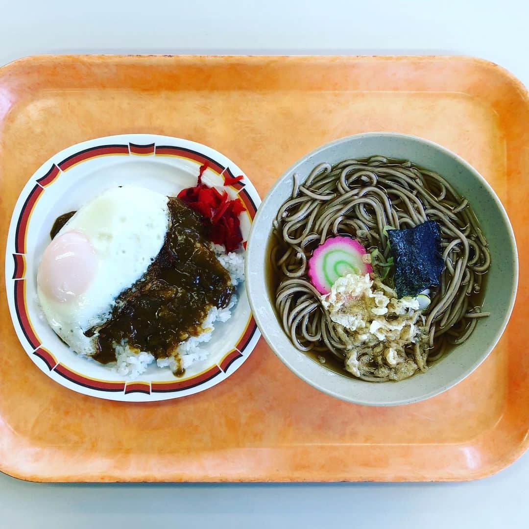 オカモト"MOBY"タクヤさんのインスタグラム写真 - (オカモト"MOBY"タクヤInstagram)「札幌「札幌市交通局 豊水すすきの食堂」ミニ目玉カレー・そばセット￥570。いわゆる社食です。つい来てしまう。」12月21日 11時32分 - moby_scoobiedo