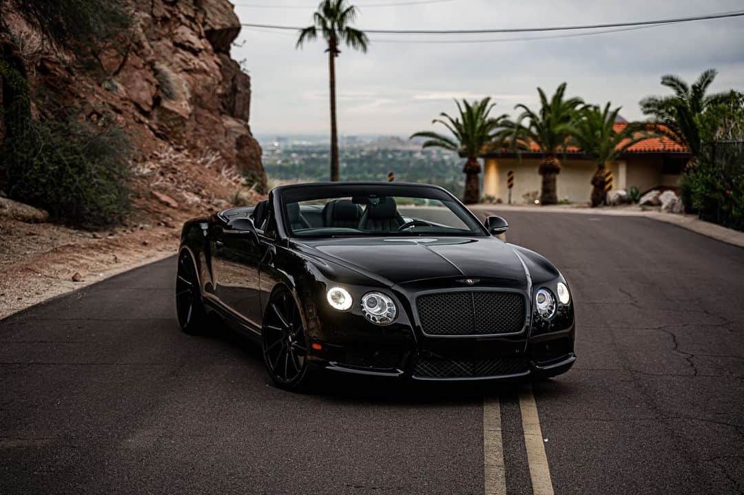 CarsWithoutLimitsさんのインスタグラム写真 - (CarsWithoutLimitsInstagram)「Who wants this 2013 Bentley Continental GTC ?? Our friends  @creativebespoke is currently selling this and many others #CBClub #carswithoutlimits #bentley #continentalgtc #creativebespoke」12月21日 12時04分 - carswithoutlimits