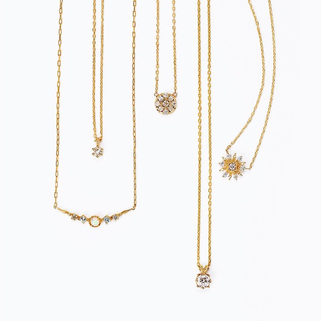 nojess_officialさんのインスタグラム写真 - (nojess_officialInstagram)「【NOJESS_Diamond necklace】 シンプルな1粒や繊細なデザインなど、シーンを選ばず着けやすいダイヤモンドのネックレス。  ご自分のスタイルにあったデザインを選んで、永くご愛用ください。  #nojess #my_nojess #jewelry #coordinate #necklace #diamond #opal #aquamarine #ノジェス #アクセサリー #ジュエリー #コーディネート #ネックレス #ダイヤモンド #オパール #アクアマリン #ギフト #プレゼント #ご褒美 #クリスマス」12月21日 12時11分 - nojess_official