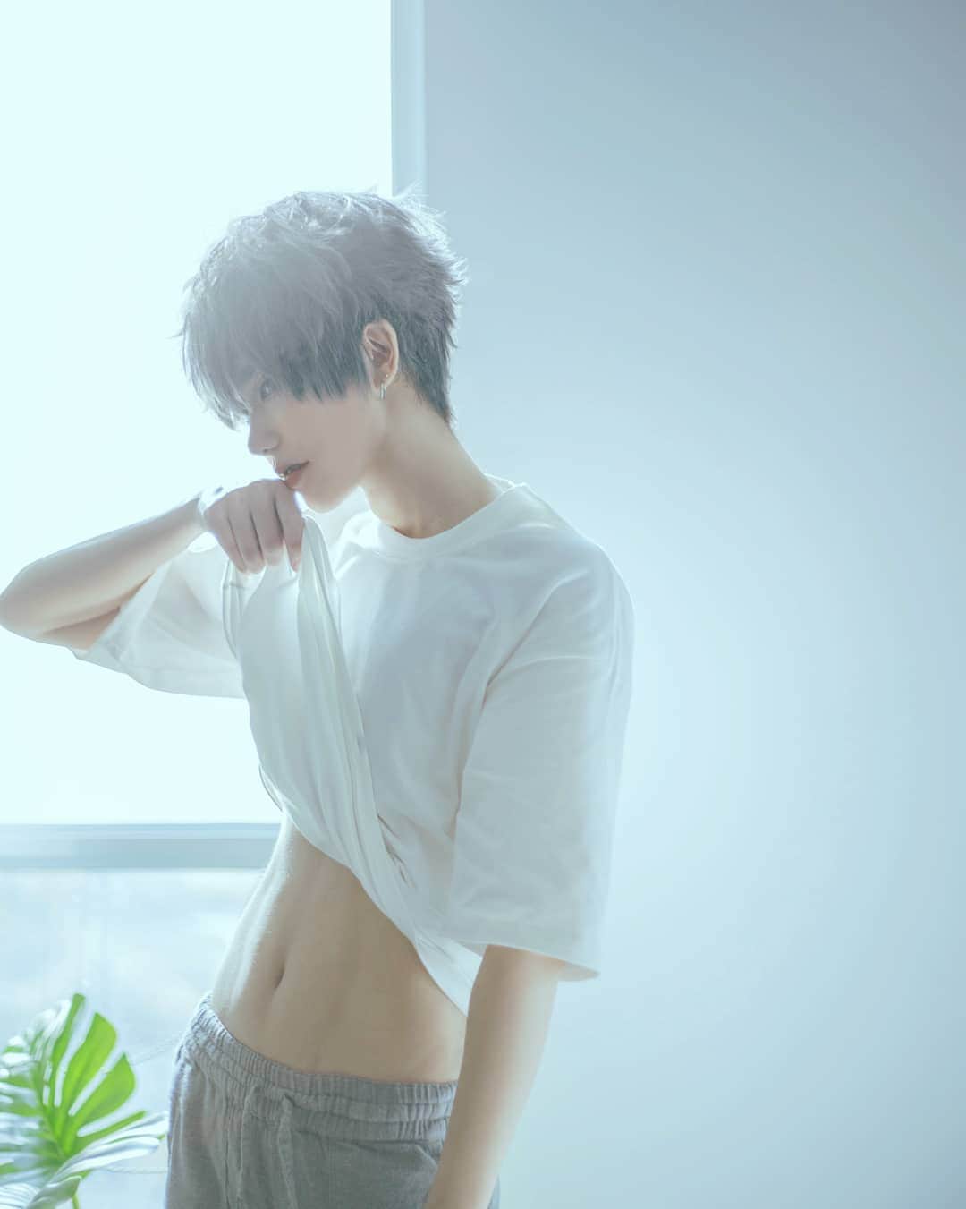 のインスタグラム：「See you at my booth PF 0203 today at Comic Fiesta ~ 🤗 make sure you come get your SPICY 🔥 NEW Kai Photobook  before stocks run out !🔥🔥🔥」