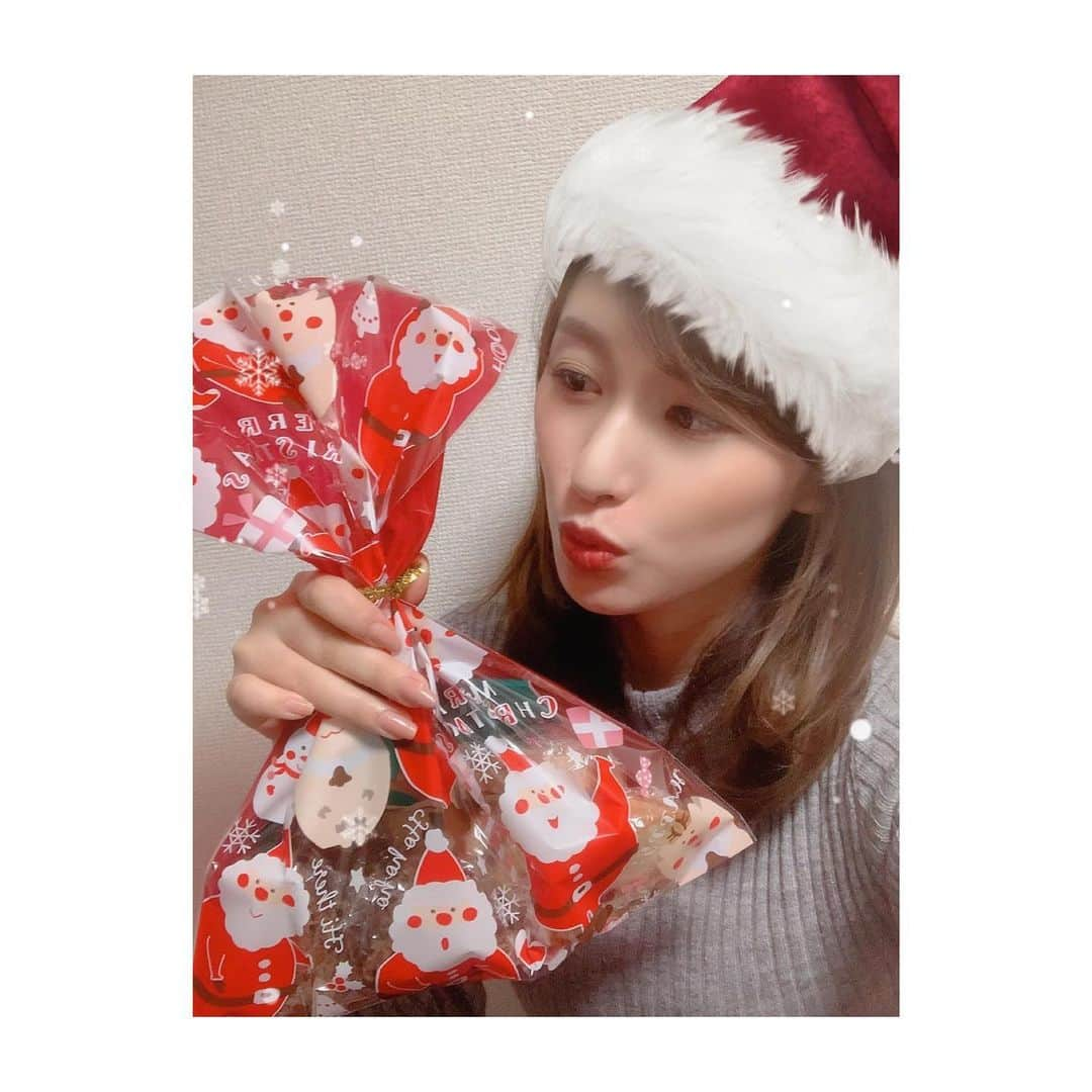 楠紗友里さんのインスタグラム写真 - (楠紗友里Instagram)「#🎅 少し早めですが、クリスマスプレゼントを作ってみました🎁♪ さーて、中身は何でしょうか？？🤗 ヒントは、この時期になると食べるお菓子です❤️ * #早めのクリスマス  #早めのクリスマスプレゼント #メリークリスマス #christmaspresents  #merrychristmas  #さゆサンタ」12月21日 13時09分 - sayuri_kusunoki