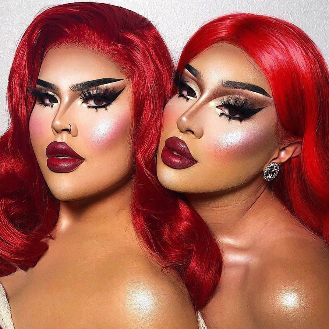 Jeffree Star Cosmeticsさんのインスタグラム写真 - (Jeffree Star CosmeticsInstagram)「Double Trouble❣️ @zackaryvang & @morphinelovemua looking absolutely stunning wearing our #velourliquidlipstick in the shade Unicorn Blood 💉🩸 #jeffreestarcosmetics」12月21日 13時03分 - jeffreestarcosmetics