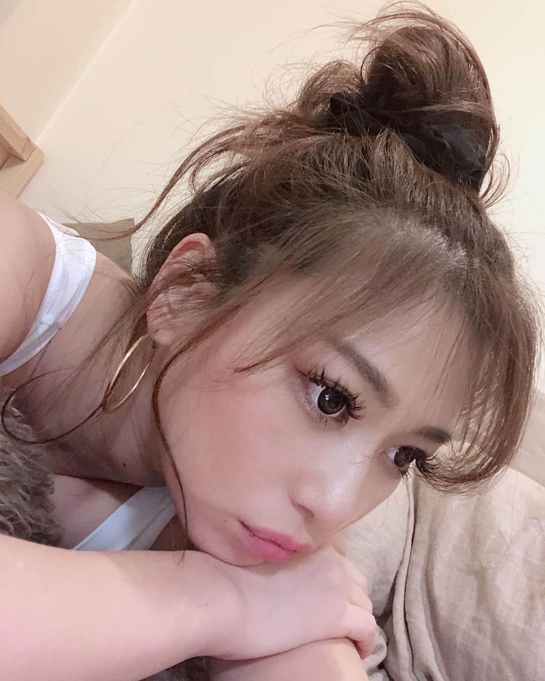 長谷川唯のインスタグラム：「・ ・ 街はどこもかしこもクリスマスソング🎅🎄🎵みんなは何の曲が好き？？私はあの日のキミと今の僕に好き〜♡ ・ ・ 今年は私にもサンタさんくるかな？❄️今日も素敵な1日を❤︎ ・ ・ #me #happy #love #よい週末を」