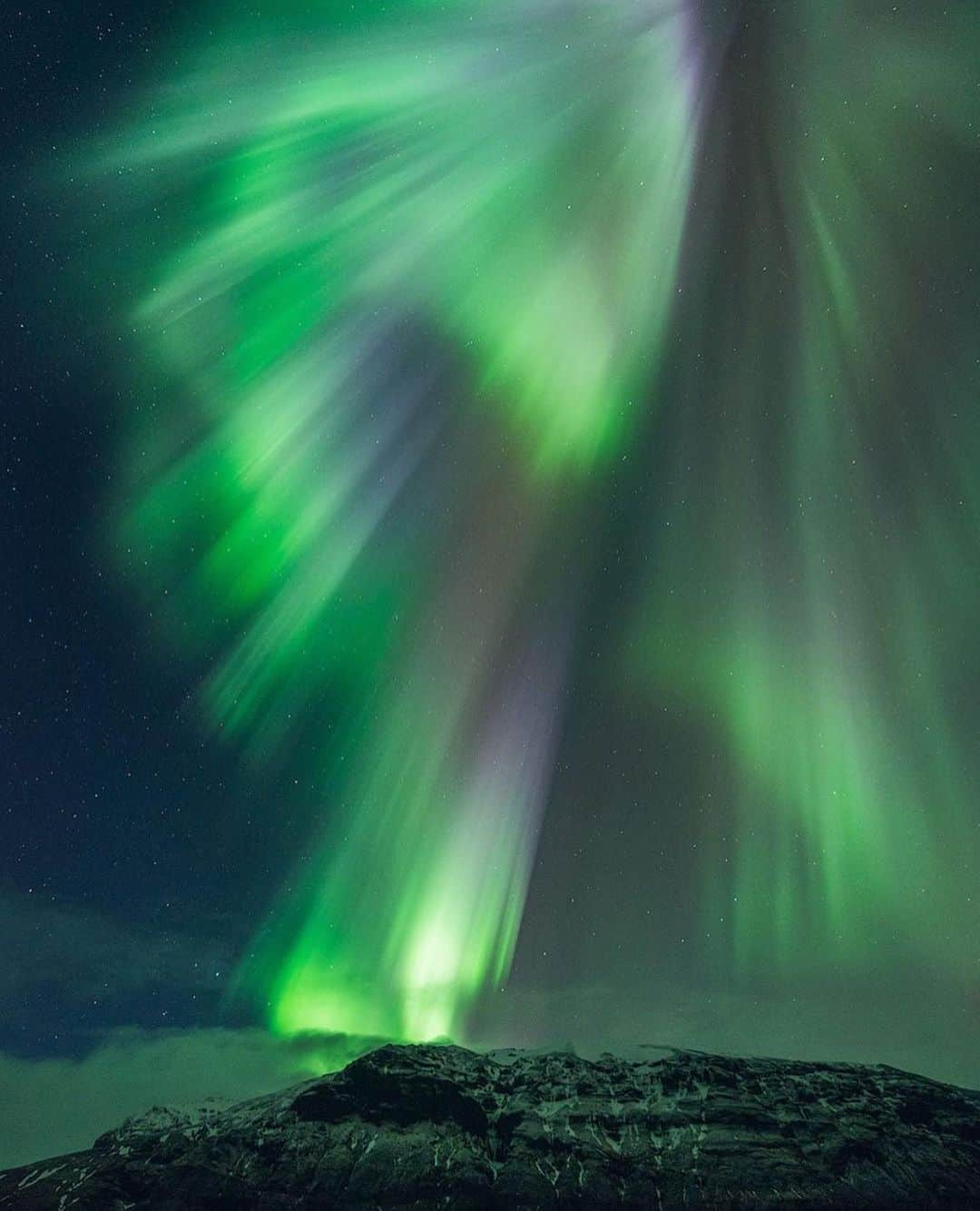 Wonderful Placesさんのインスタグラム写真 - (Wonderful PlacesInstagram)「Aurora in Iceland! Follow ✨✨@iuriebelegurschi✨✨ for more amazing photos of the Northern Lights!!! ❤️❤️❤️」12月21日 13時35分 - wonderful_places