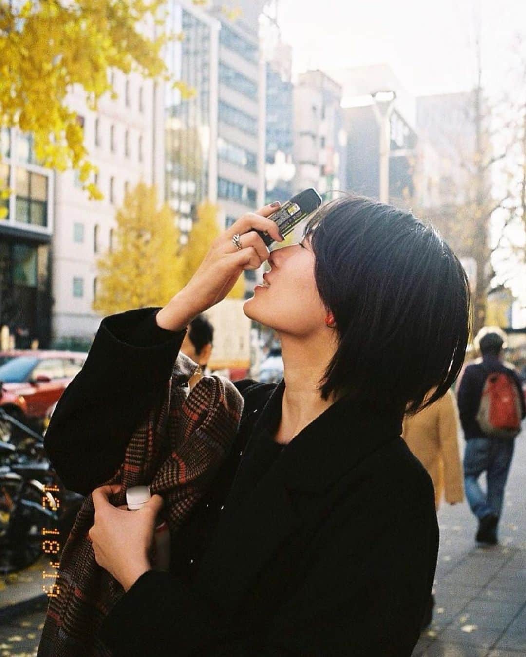 高月彩良さんのインスタグラム写真 - (高月彩良Instagram)「🍂❄️ フィルムカメラ何にするか迷ってる」12月21日 13時30分 - sara_takatsuki_official