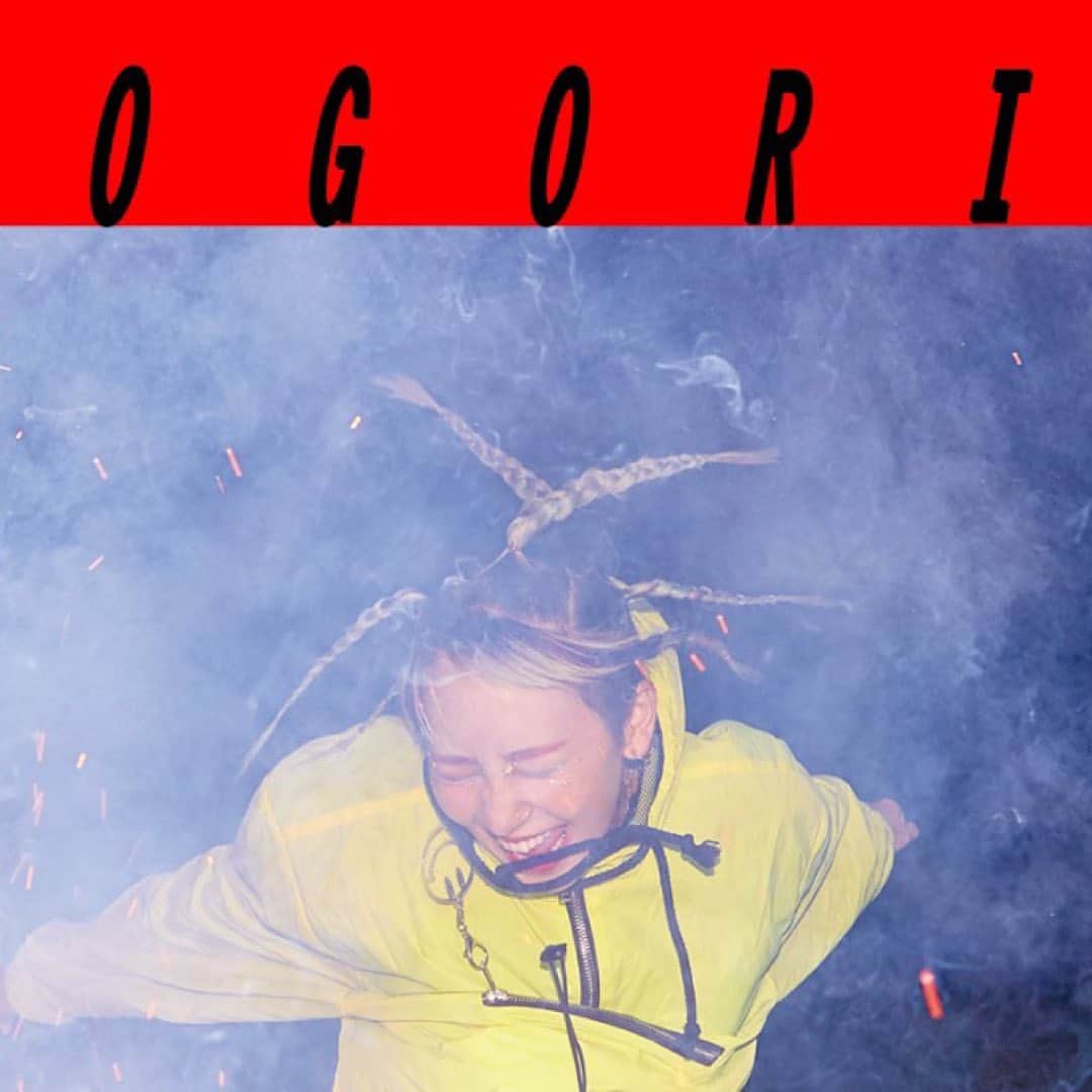 あっこのインスタグラム：「「ミラクルミーe.p.」 2020.2.12.RELEASE  1.ミラクルミー 💎grooveman spot  2.超普通 🐉食品まつりa.k.a.foodman ＆Taigen Kawabe(Bo ningen)  3.やっちーまいな 🧠XLII  4.超自由 feat.大門弥生 🦄XLII  5.メキメキワー feat.Malawi kids 🌎Taigen Kawabe(Bo ningen) ・・・ 《決定》 〜〜〜〜〜〜〜〜 ミラクルミー ONE MAN TOUR 〜〜〜〜〜〜〜〜 ⚡️3／20  NAGOYA⚡️ ⚡️3／21  OSAKA⚡️ ⚡️3／27  TOKYO⚡️ 1週間限定チケット最速先行 Linkはstorysハイライトへ🌈 #ミラクルミー  #akkogorilla #rapper #japan」