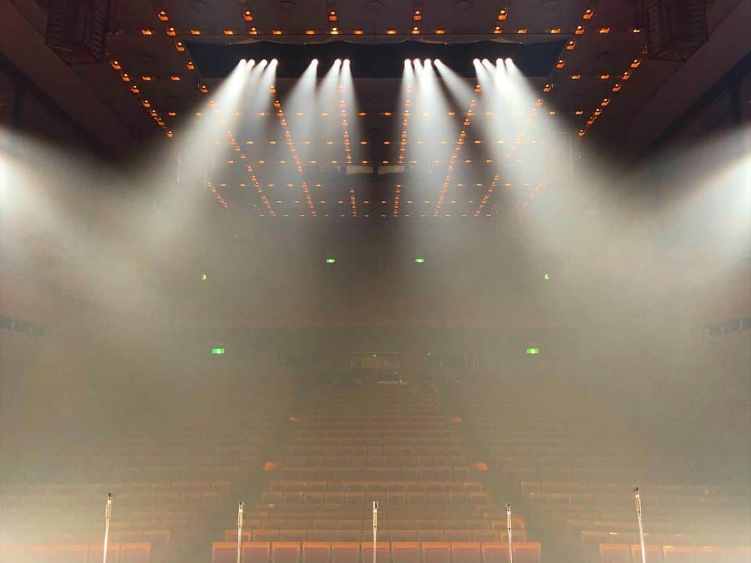 坂東慧のインスタグラム：「ゴスペラーズ坂ツアー2019〜2020 “G25” 初日！かつしかシンフォニーヒルズ モーツァルトホールです！ #thegospellers #ゴスペラーズ #25周年おめでとうございます」