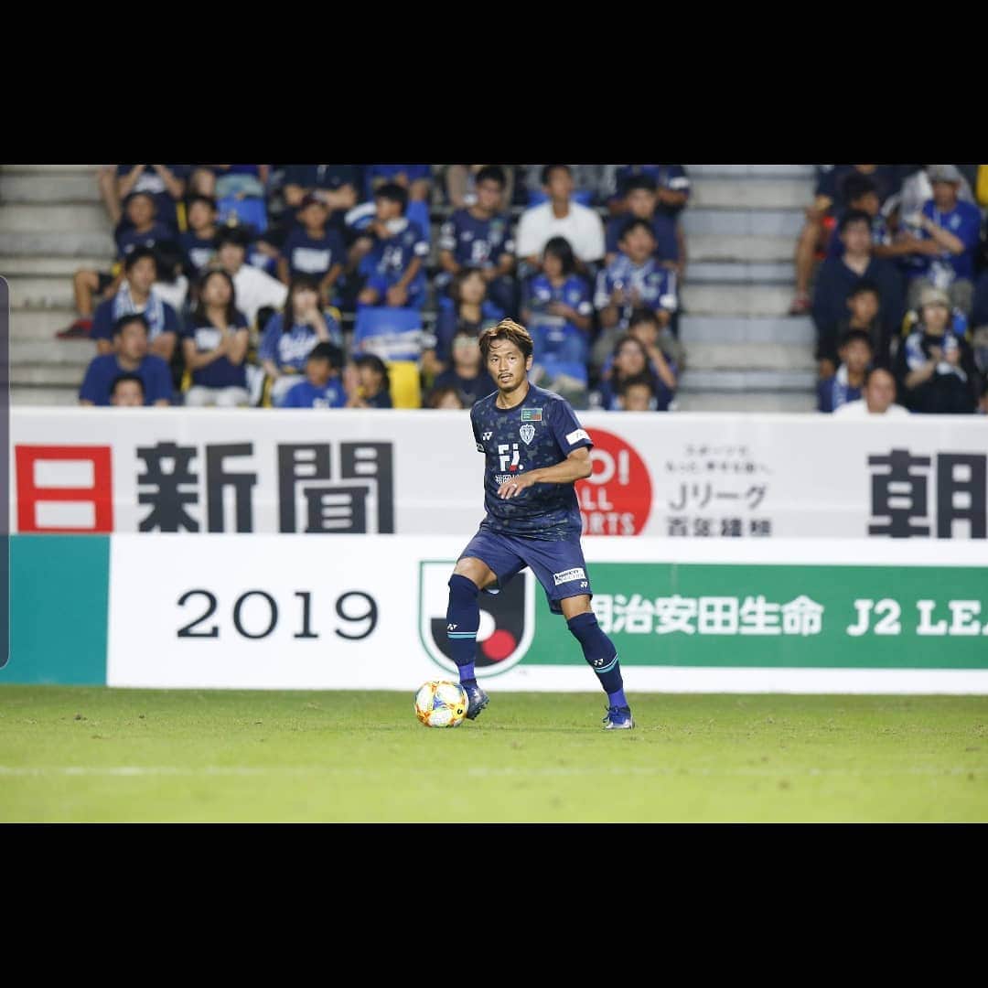 實藤友紀のインスタグラム：「2020年もアビスパ福岡で プレーさせて頂くことになりました。 若い選手達に負けずにチームを引っ張っていきたいと思います！！ これからもよろしくお願いします。  #アビスパ福岡 #アビスパ #實藤友紀 #5 #J1昇格」