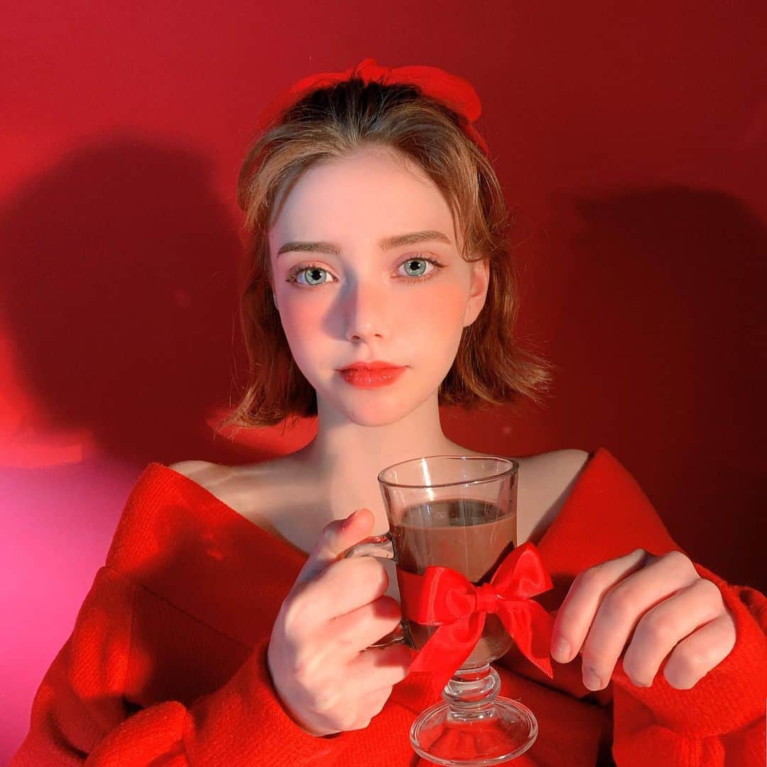 Chuuのインスタグラム：「It's Christmas soon!❤️❤️#chuuseoul」
