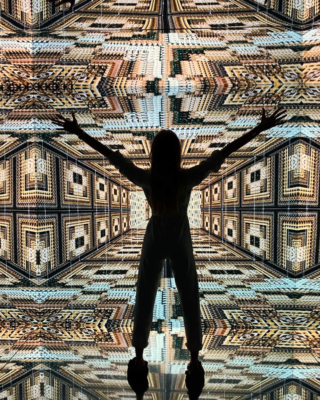ヴィタ・シドルキナのインスタグラム：「Infinity.....」