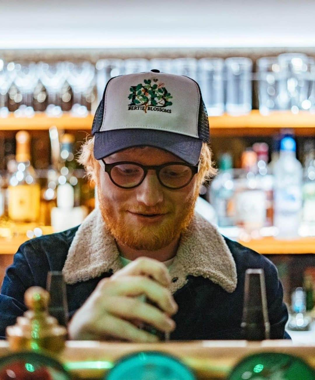 エド・シーランさんのインスタグラム写真 - (エド・シーランInstagram)「@bertie_blossoms hats available from January. Pop in for a pint and some food and maybe get a hat. Why not eh x」12月22日 2時50分 - teddysphotos