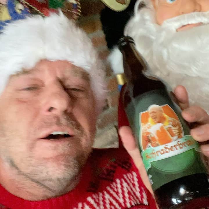 ディーン・ノリスのインスタグラム：「@Schraderbrau back in Costco in Albuquerque and San Diego!  Don’t miss out! In CA you can buy Schraderbrau at Costco without even being a member!  All 3 ABQ locations!  And 4 Costco’s in San Diego! Also avail online at craftshack.com! Merry Christmas!」