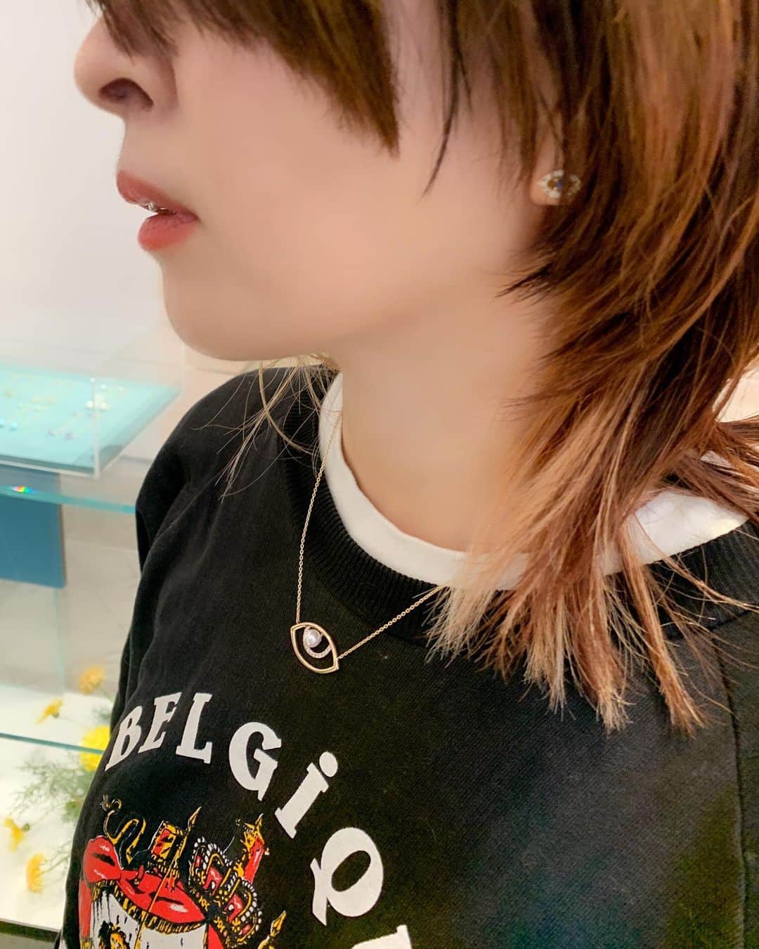 風間ゆみえのインスタグラム：「年末のお買いもの　その一。  SURYA EYE with PEARL/DIAMOND💎  @lights_of_surya  @yulily0504」
