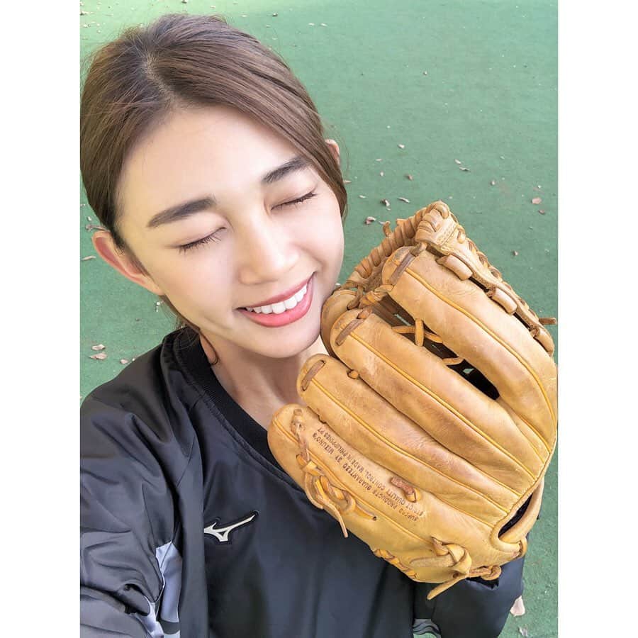 のインスタグラム：「. . ⚾️😘🕺💫 . . #野球 #野球女子 #草野球 #fitness #fitnessgirl #run #running #筋トレ #training」
