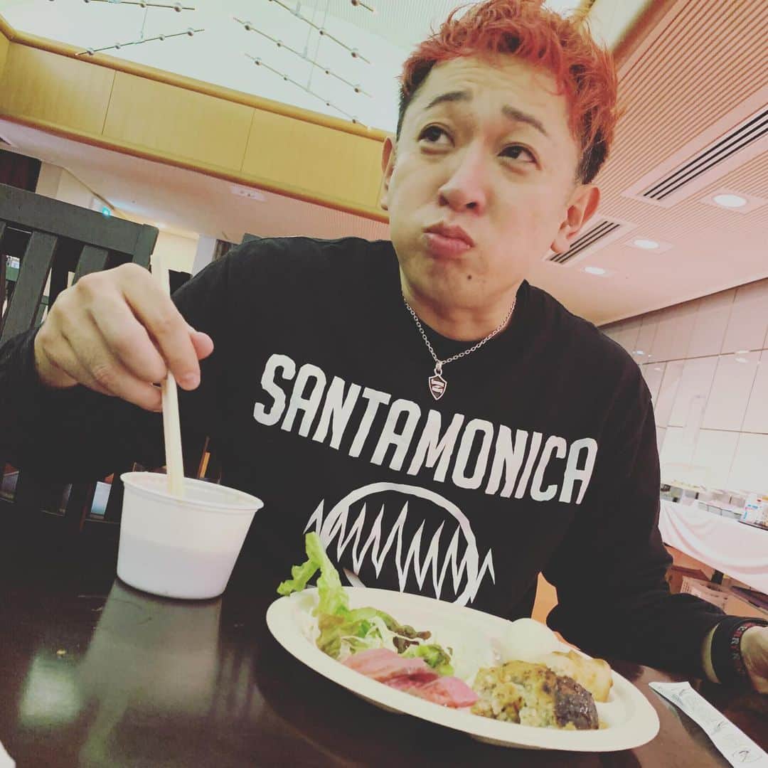 こーいちのインスタグラム：「名古屋でら最高だったよ。 明日のポルノもズンズン行くよ。  #メリーロック」