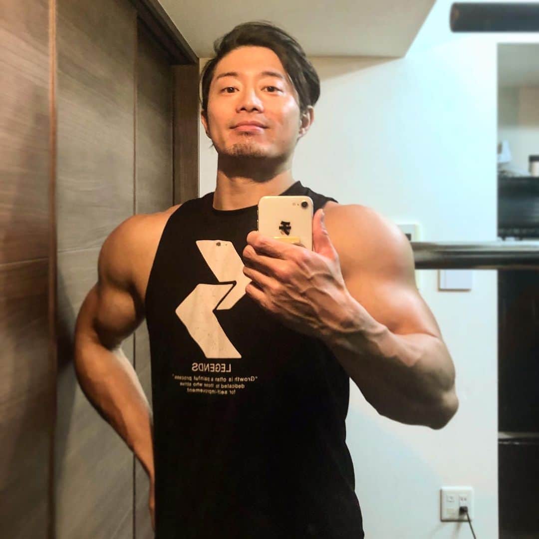 コアラ小嵐のインスタグラム：「各種目の使用重量はがんがん下がってるけどMAXは伸びてるから理想的な感じ！  #酒　#飲みたい　#飲んでるけど」