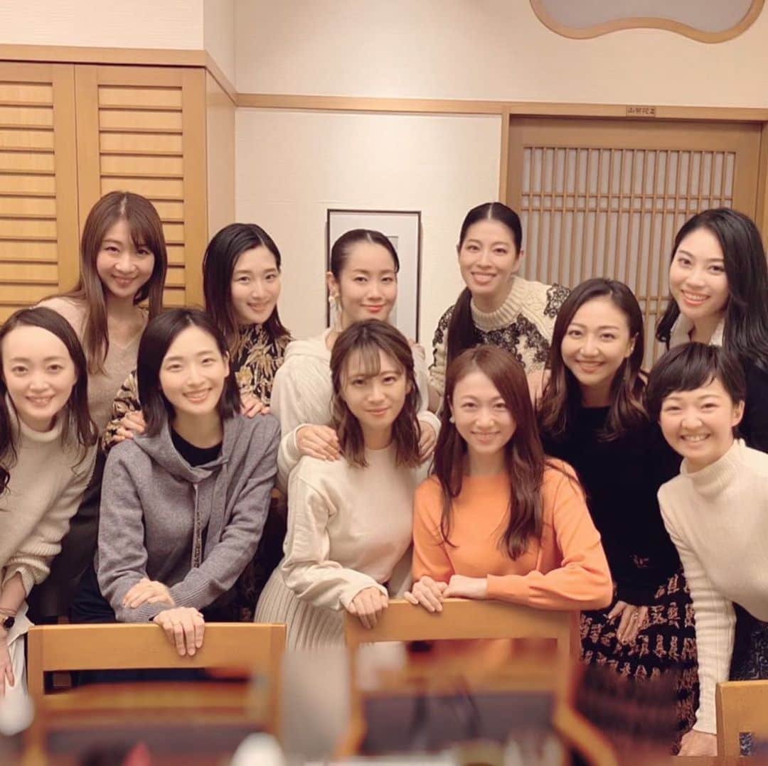 百千糸のインスタグラム：「92期OG忘年会^_^ 笑いすぎた🤣」
